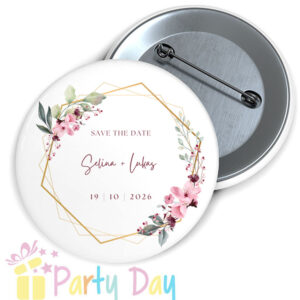 Κονκάρδες Γάμου Save The Day KG 671. Kονκάρδα γάμου Save the Date Η κονκάρδα είναι ένα υπέροχο αναμνηστικό για να θυμάστε εσείς και oι καλεσμένοι σας Το μυστήριο του γάμου σας.Ιδανικό για μαρτυρικά ,με ζωηρά χρώματα και υπέροχα σχέδια προσωποποιημένα με το όνομα του ζευγαριού και την ημερομηνία του μυστηρίου.Κονκάρδες γάμου για τους καλεσμένους. Μοιράστε κονκάρδες στην εκκλησία σαν μαρτυρικά ή στην δεξίωση του γάμου σας. Μηνύματα αγάπης και σχέδια για κάθε χαρακτήρα.Μεγάλες Προσφορές Σε Κονκάρδες.THANK you ΚΟΝΚΑΡΔΕΣ ΓΑΜΟΥ. Προσωποποιημένες μεταλλικές κονκάρδες γάμου Save the Date με τα ονόματα του ζευγαριού και ημερομηνία του γάμου τους! Υπέροχο δώρο για τους καλεσμένους σας για να θυμούνται για πάντα αυτη την υπέροχη στιγμλη του γάμου σας.Wedding badge Εξατομικευμένη Κονκάρδα γάμου. Κονκάρδα για γάμο με ονόματα και ημερομηνία. ΠΕΡΙΓΡΑΦΗ Διάσταση κονκάρδας: διάμετρο 3,7 cm - 4,4 cm Κούμπωμα: Παραμάνα -Καρφίτσα Ποιότητα: Μεταλλική Το προϊόν έχει ελάχιστη ποσότητα 10 τεμ.