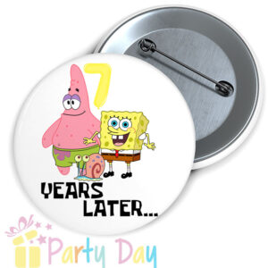 Oι κονκάρδες είναι ένα χρηστικό και οικονομικό δωράκι, για να χαρίσετε στους φίλους σας, που σας τίμησαν, με την παρουσία τους ,στο πάρτυ σας.Μπορεί να μπει στις τσάντες στα μπλουζάκια και στα μπουφάν των παιδιών. ΠΕΡΙΓΡΑΦΗ Διάσταση κονκάρδας: διάμετρο 5,5 cm Κούμπωμα:   Παραμάνα -Καρφίτσα Ποιότητα:  Μεταλλική  Το προϊόν έχει ελάχιστη ποσότητα 10 τεμ. Χρόνος παράδοσης: 3 -4μέρες  Ο χρόνος παραγωγής εξαρτάται πάντα απο το φόρτο εργασιών (περίοδος βαπτίσεων – σχολίκες γιορτές – χριστούγεννα κτλ .) Στις παρατηρήσεις να αναφέρετε την ημερομηνία παράδωσεις.